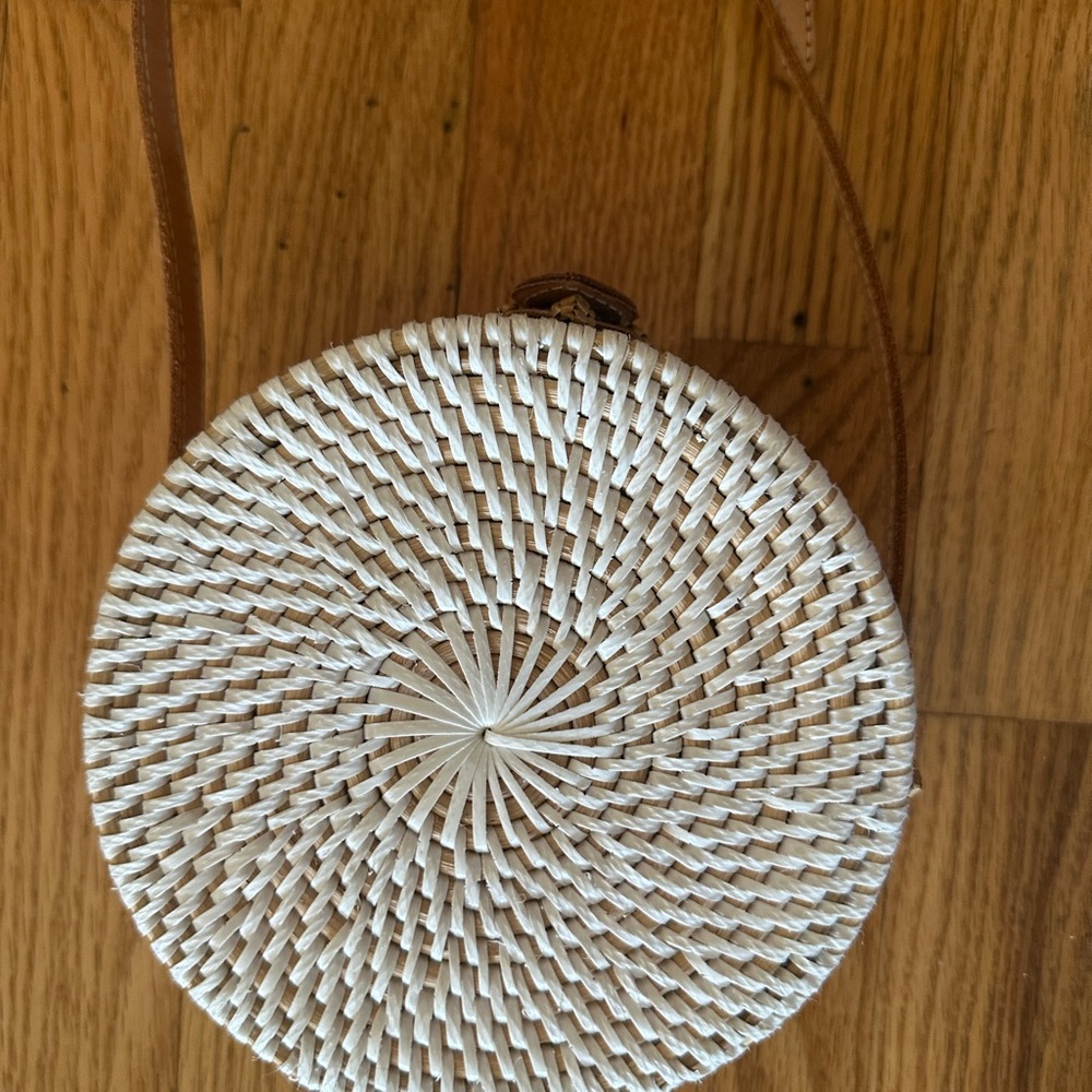 Round Woven Straw Crossbody Bag